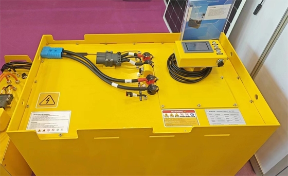 Endüstriyel çekiş Elektrikli çatal kaldırma Lityum Pil 48V 51.2V 460Ah Lifepo4 Pil
