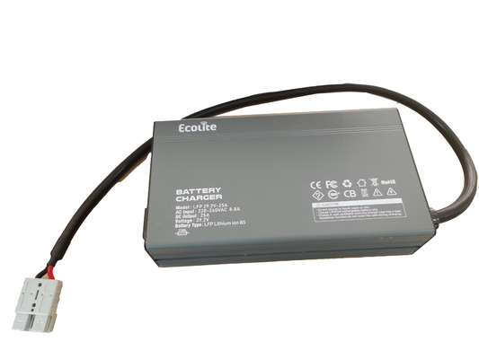 Yeni malzeme Su geçirmez LFP 730W 29.2V 25A LiFePO4 Lityum Pil Şarj cihazı